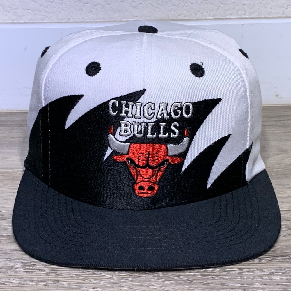 Chicago Bulls Sharktooth SnapBack Hat